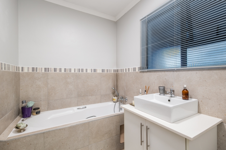 4 Bedroom Property for Sale in Welbedacht Western Cape